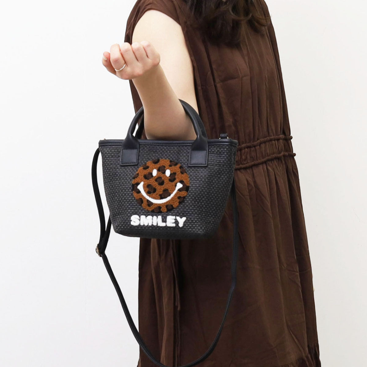 2023新作【COOCO/クーコ】SMILEY サガラ刺繍ペーパーシートミニショルダーバッグ にこちゃん/スマイル（SMILEYーCOOCOコラボ商品）