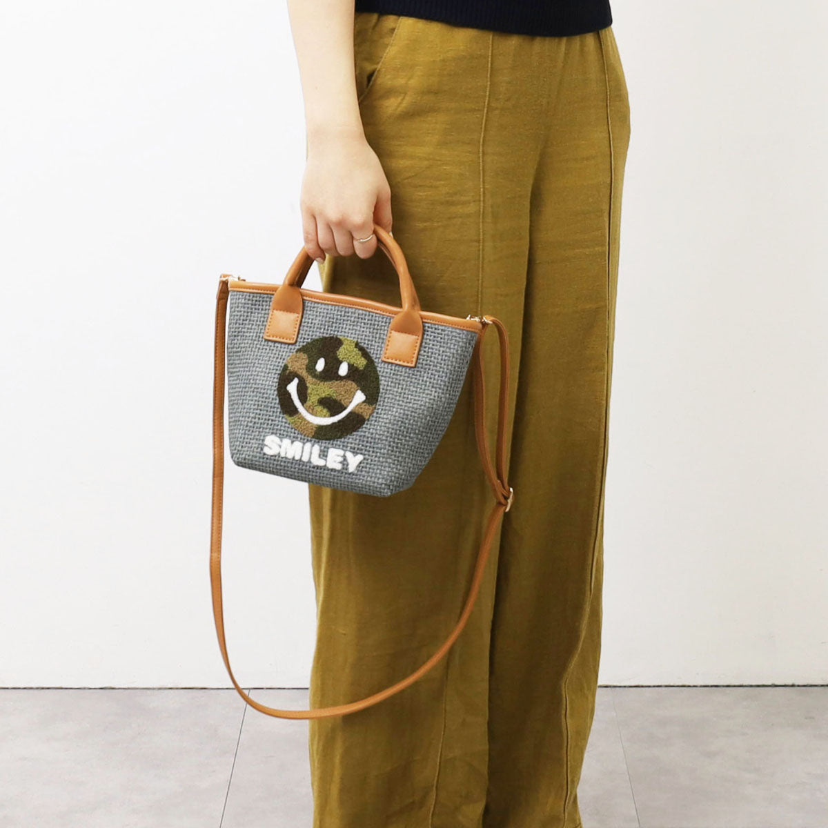 2023新作【COOCO/クーコ】SMILEY サガラ刺繍ペーパーシートミニショルダーバッグ にこちゃん/スマイル（SMILEYーCOOCOコラボ商品）
